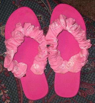 miscellaneousfrommom_pinkosuflipflops.jpg