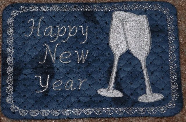 mugrug_fit2bstitcheddecember2015salbyramona.jpg