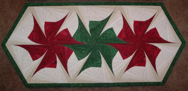 tablerunner_120122_1b.jpg