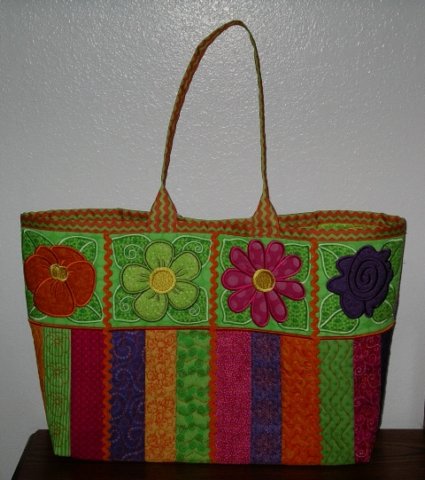 tote_largetotefront_061715.jpg